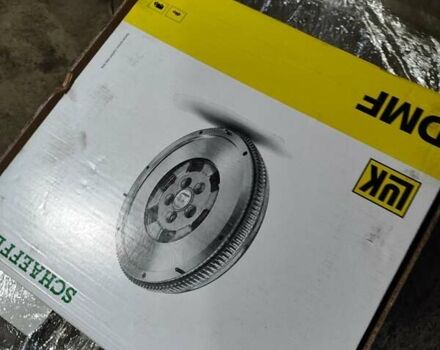 Белый Мерседес Вито, объемом двигателя 2.14 л и пробегом 264 тыс. км за 20001 $, фото 36 на Automoto.ua