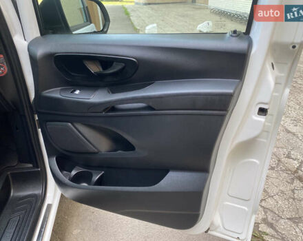 Мерседес Вито 2016 в Умани на Automoto.ua Белый Мерседес Вито, объемом двигателя 2.14 л и пробегом 272 тыс. км за 20900 $, фото 26 на Automoto.ua