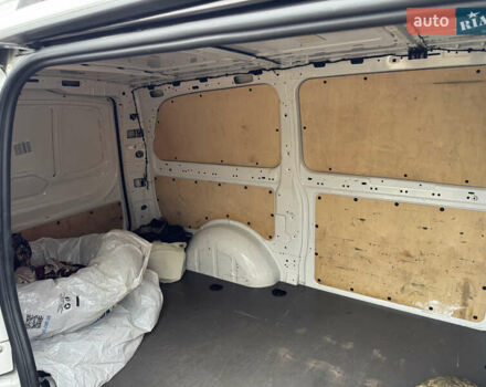 Белый Мерседес Вито, объемом двигателя 2.14 л и пробегом 308 тыс. км за 15500 $, фото 8 на Automoto.ua