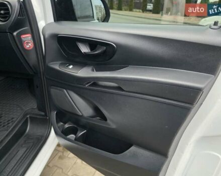 Белый Мерседес Вито, объемом двигателя 2.2 л и пробегом 242 тыс. км за 16777 $, фото 15 на Automoto.ua