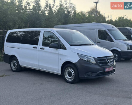 Белый Мерседес Вито, объемом двигателя 2.2 л и пробегом 270 тыс. км за 18200 $, фото 7 на Automoto.ua