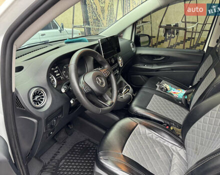 Белый Мерседес Вито, объемом двигателя 2.14 л и пробегом 308 тыс. км за 15500 $, фото 11 на Automoto.ua