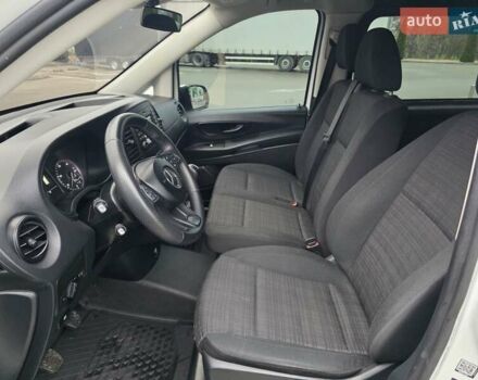 Белый Мерседес Вито, объемом двигателя 2.2 л и пробегом 242 тыс. км за 16777 $, фото 18 на Automoto.ua