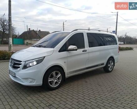 Белый Мерседес Вито, объемом двигателя 2.14 л и пробегом 242 тыс. км за 17900 $, фото 4 на Automoto.ua