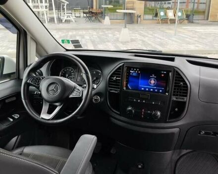 Белый Мерседес Вито, объемом двигателя 2.2 л и пробегом 285 тыс. км за 22000 $, фото 12 на Automoto.ua