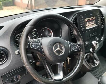 Белый Мерседес Вито, объемом двигателя 2.14 л и пробегом 264 тыс. км за 20001 $, фото 13 на Automoto.ua