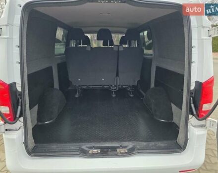 Белый Мерседес Вито, объемом двигателя 2.2 л и пробегом 242 тыс. км за 16777 $, фото 11 на Automoto.ua