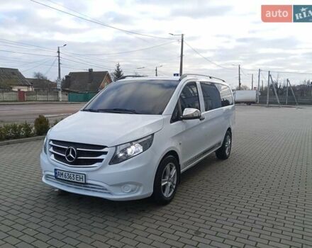 Белый Мерседес Вито, объемом двигателя 2.14 л и пробегом 242 тыс. км за 17900 $, фото 3 на Automoto.ua