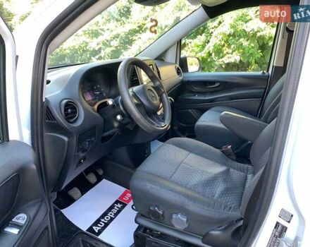 Белый Мерседес Вито, объемом двигателя 1.6 л и пробегом 255 тыс. км за 14920 $, фото 14 на Automoto.ua