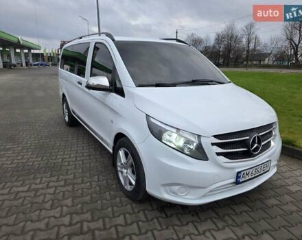 Белый Мерседес Вито, объемом двигателя 2.2 л и пробегом 242 тыс. км за 16777 $, фото 5 на Automoto.ua