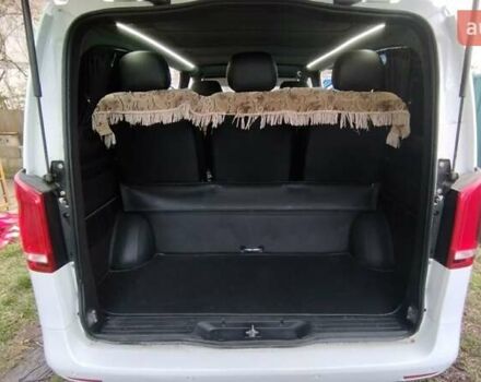 Белый Мерседес Вито, объемом двигателя 2.1 л и пробегом 156 тыс. км за 26000 $, фото 9 на Automoto.ua