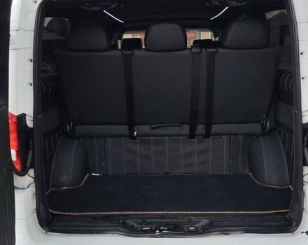 Белый Мерседес Вито, объемом двигателя 2.2 л и пробегом 285 тыс. км за 22000 $, фото 5 на Automoto.ua