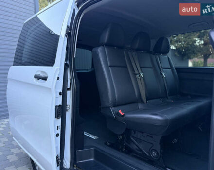 Белый Мерседес Вито, объемом двигателя 2.14 л и пробегом 265 тыс. км за 23800 $, фото 19 на Automoto.ua