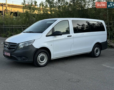 Белый Мерседес Вито, объемом двигателя 2.2 л и пробегом 270 тыс. км за 18200 $, фото 4 на Automoto.ua