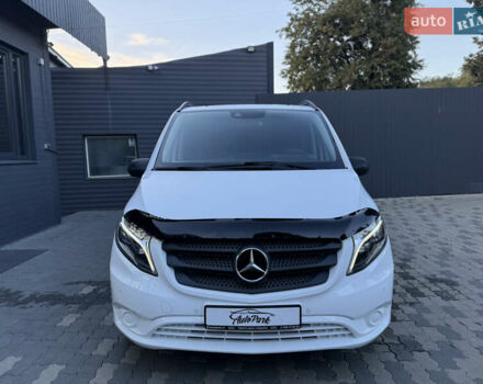 Белый Мерседес Вито, объемом двигателя 2.14 л и пробегом 265 тыс. км за 23800 $, фото 2 на Automoto.ua