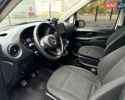 Белый Мерседес Вито, объемом двигателя 1.6 л и пробегом 340 тыс. км за 16500 $, фото 5 на Automoto.ua