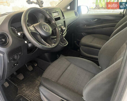 Белый Мерседес Вито, объемом двигателя 2.2 л и пробегом 275 тыс. км за 19900 $, фото 33 на Automoto.ua