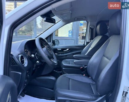 Белый Мерседес Вито, объемом двигателя 2.14 л и пробегом 265 тыс. км за 23800 $, фото 10 на Automoto.ua