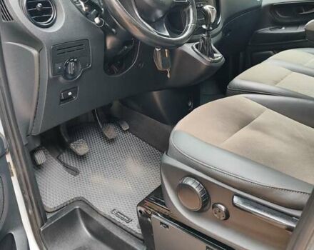 Белый Мерседес Вито, объемом двигателя 2.14 л и пробегом 264 тыс. км за 20001 $, фото 18 на Automoto.ua