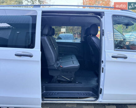 Белый Мерседес Вито, объемом двигателя 2.14 л и пробегом 265 тыс. км за 23800 $, фото 18 на Automoto.ua