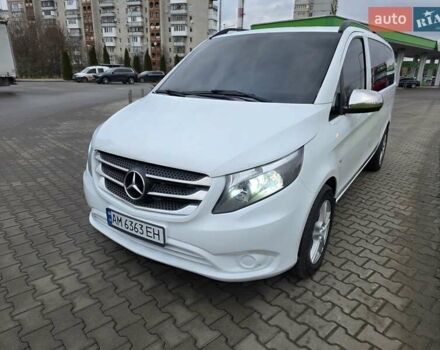 Белый Мерседес Вито, объемом двигателя 2.2 л и пробегом 242 тыс. км за 16777 $, фото 3 на Automoto.ua
