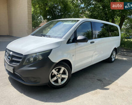 Белый Мерседес Вито, объемом двигателя 2.2 л и пробегом 275 тыс. км за 19900 $, фото 1 на Automoto.ua