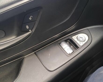 Мерседес Вито 2016 в Хмельницком на Automoto.ua Белый Мерседес Вито, объемом двигателя 1.6 л и пробегом 280 тыс. км за 16000 $, фото 7 на Automoto.ua