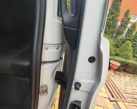 Белый Мерседес Вито, объемом двигателя 2.14 л и пробегом 264 тыс. км за 20001 $, фото 27 на Automoto.ua