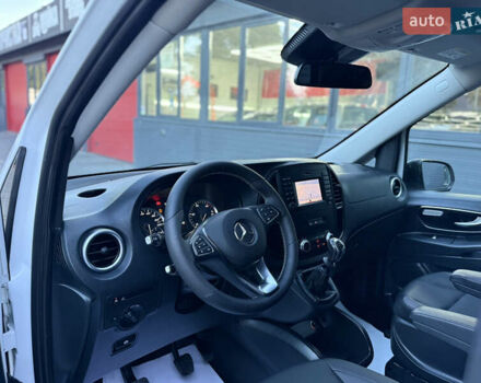 Белый Мерседес Вито, объемом двигателя 2.14 л и пробегом 265 тыс. км за 23800 $, фото 11 на Automoto.ua