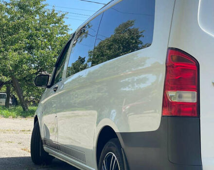 Белый Мерседес Вито, объемом двигателя 1.6 л и пробегом 350 тыс. км за 16800 $, фото 2 на Automoto.ua