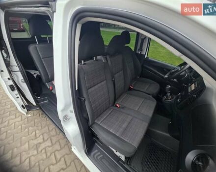 Белый Мерседес Вито, объемом двигателя 2.2 л и пробегом 242 тыс. км за 16777 $, фото 14 на Automoto.ua