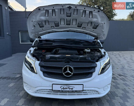 Белый Мерседес Вито, объемом двигателя 2.14 л и пробегом 265 тыс. км за 23800 $, фото 27 на Automoto.ua