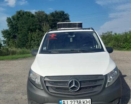 Белый Мерседес Вито, объемом двигателя 1.6 л и пробегом 800 тыс. км за 10500 $, фото 2 на Automoto.ua