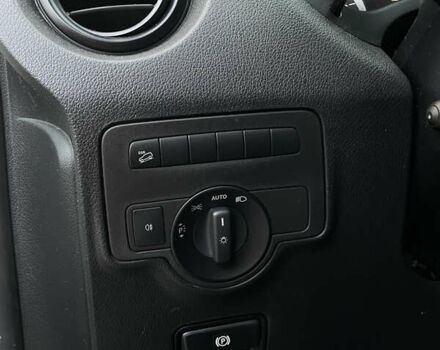 Белый Мерседес Вито, объемом двигателя 2.14 л и пробегом 161 тыс. км за 28500 $, фото 9 на Automoto.ua