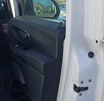 Белый Мерседес Вито, объемом двигателя 2.14 л и пробегом 190 тыс. км за 14500 $, фото 26 на Automoto.ua