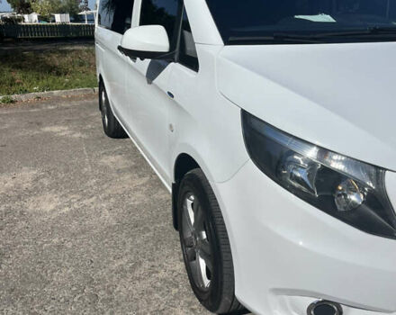 Белый Мерседес Вито, объемом двигателя 2.14 л и пробегом 250 тыс. км за 24900 $, фото 3 на Automoto.ua