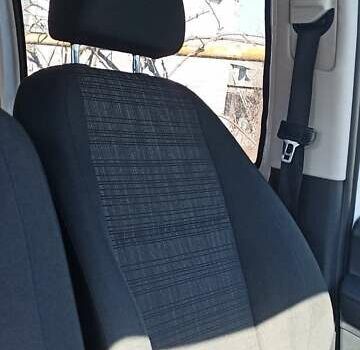 Белый Мерседес Вито, объемом двигателя 2.14 л и пробегом 190 тыс. км за 14500 $, фото 13 на Automoto.ua