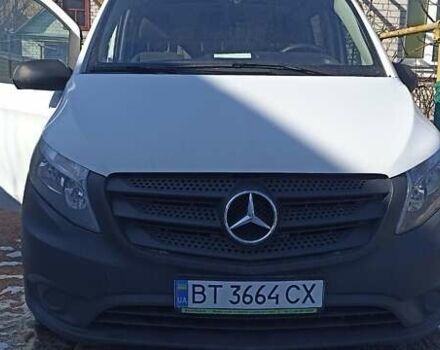 Белый Мерседес Вито, объемом двигателя 2.14 л и пробегом 190 тыс. км за 14500 $, фото 4 на Automoto.ua