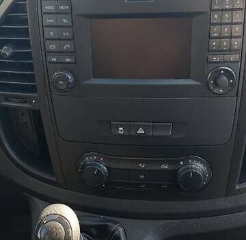 Белый Мерседес Вито, объемом двигателя 2.14 л и пробегом 190 тыс. км за 14500 $, фото 15 на Automoto.ua