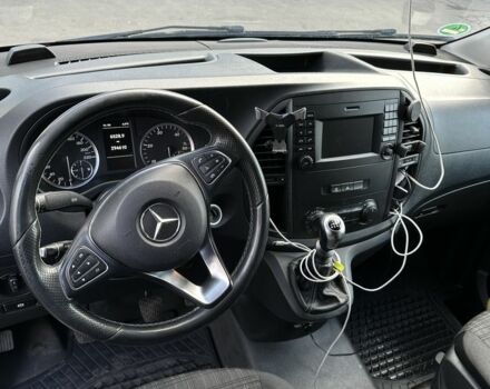 Белый Мерседес Вито, объемом двигателя 2.1 л и пробегом 295 тыс. км за 25000 $, фото 18 на Automoto.ua