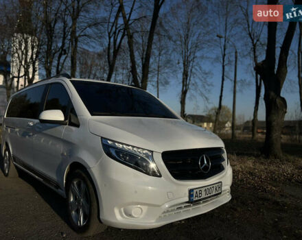 Белый Мерседес Вито, объемом двигателя 2.14 л и пробегом 225 тыс. км за 26000 $, фото 4 на Automoto.ua