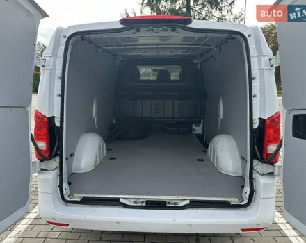 Білий Мерседес Віто, об'ємом двигуна 2.14 л та пробігом 280 тис. км за 19000 $, фото 17 на Automoto.ua