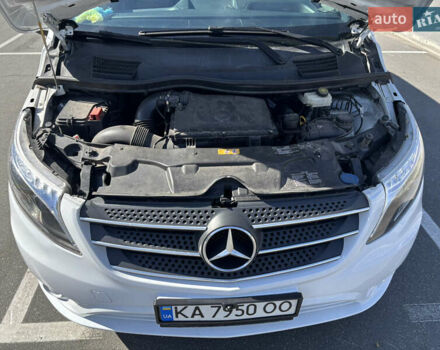 Белый Мерседес Вито, объемом двигателя 2.14 л и пробегом 290 тыс. км за 30000 $, фото 4 на Automoto.ua