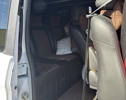 Белый Мерседес Вито, объемом двигателя 2.14 л и пробегом 290 тыс. км за 30000 $, фото 6 на Automoto.ua