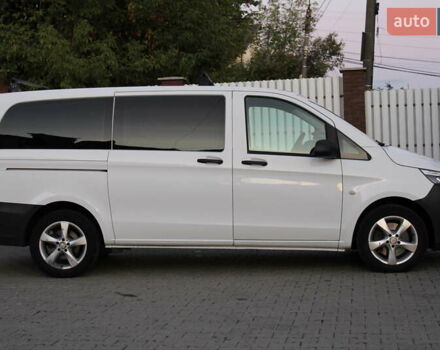 Белый Мерседес Вито, объемом двигателя 2.14 л и пробегом 159 тыс. км за 26900 $, фото 7 на Automoto.ua