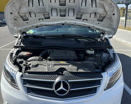 Белый Мерседес Вито, объемом двигателя 2.14 л и пробегом 290 тыс. км за 30000 $, фото 5 на Automoto.ua