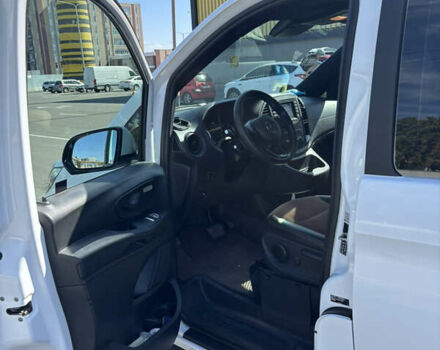 Белый Мерседес Вито, объемом двигателя 2.14 л и пробегом 290 тыс. км за 30000 $, фото 17 на Automoto.ua