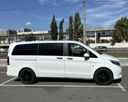 Белый Мерседес Вито, объемом двигателя 2.14 л и пробегом 290 тыс. км за 30000 $, фото 10 на Automoto.ua