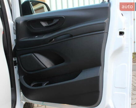 Білий Мерседес Віто, об'ємом двигуна 2.2 л та пробігом 161 тис. км за 25900 $, фото 32 на Automoto.ua