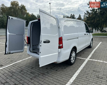 Білий Мерседес Віто, об'ємом двигуна 2.14 л та пробігом 280 тис. км за 19000 $, фото 14 на Automoto.ua